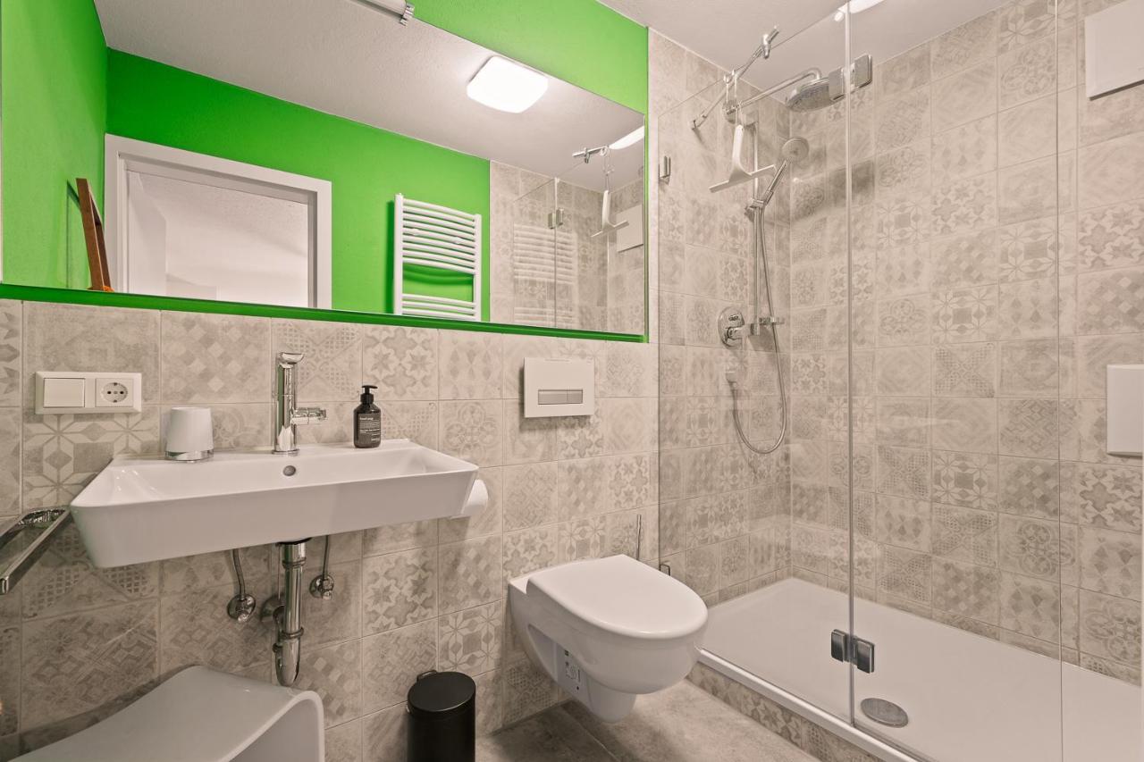 Farbenfrohe Altbauwohnung, Ausstattung Apartment *